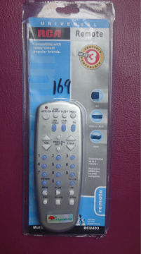 Universal remote controller for TV/VCR/DVD 3 in 1