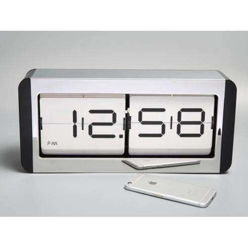 Metal Flip Clock With A Box Shell