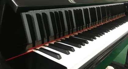 upright piano vs grand piano