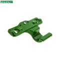 AH218548 Hold Down Clip se encaixa na plataforma John Deere