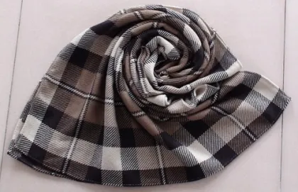 Plaid no fringe cashmere scarf