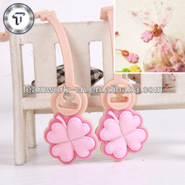 Multi use clover silicone zip ties