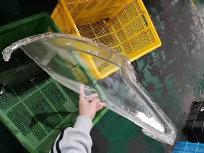 PC plastic particles for car lights