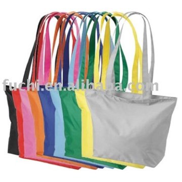 カラフルなショッピングバッグ