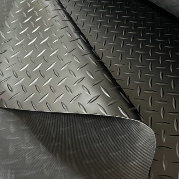 Виниловые анти-скользящие напольные рулеты для гаража