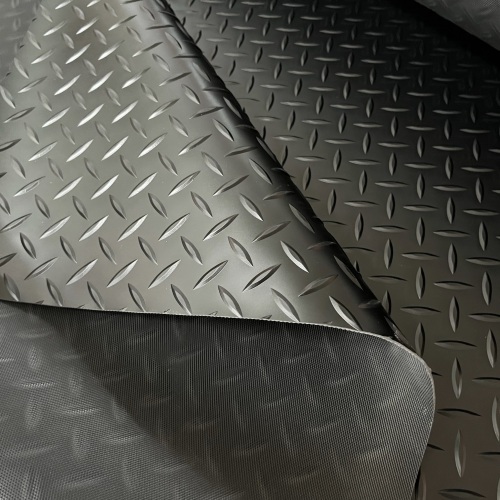 Виниловые анти-скользящие напольные рулеты для гаража