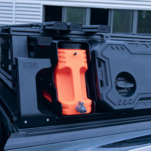 Пикап кровать кровать для лака с водой.