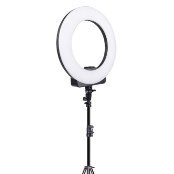 Luce ad anello LED ricaricabile da 18 pollici Triopo per trucco e fotografia