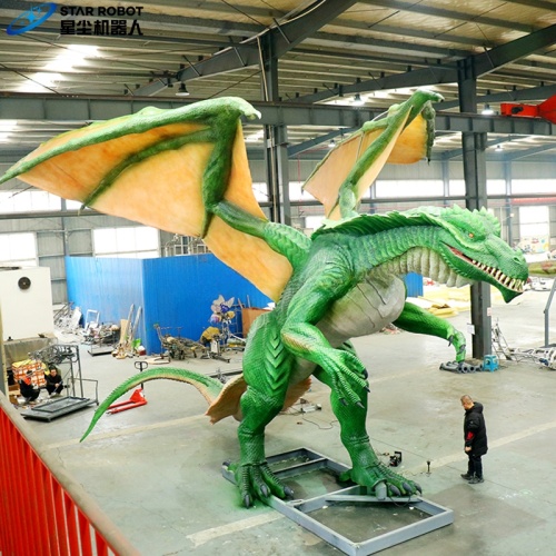 Simulasi tinggi animatronic naga untuk taman