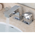 Badezimmer neues Design flexibler Messing Waschbecken &amp; Badewanne Wasserhahn mit ausziehbarer Funktion