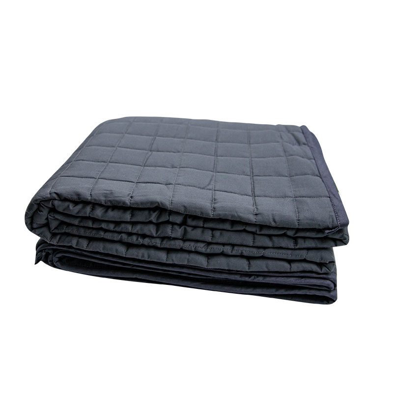 有名な掛け布団の寝具は、重い重い毛布をセットします