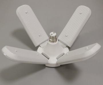AC220V B22 LED Blade Fan Lamp - 60W High Power White Light with Plastic Cover