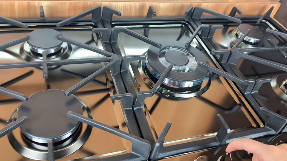 900mm lpg Portable Gas Stove Easy Cleaning Cast Iron Gas Hob Built-in 5 Burner Gas Cooker