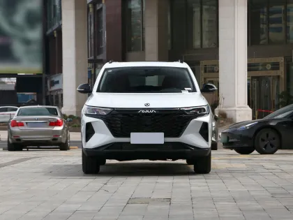 Lowest Priced Dongfeng Aeolus AX7 SUV 5-Doors 5-Seats with R18 Tires