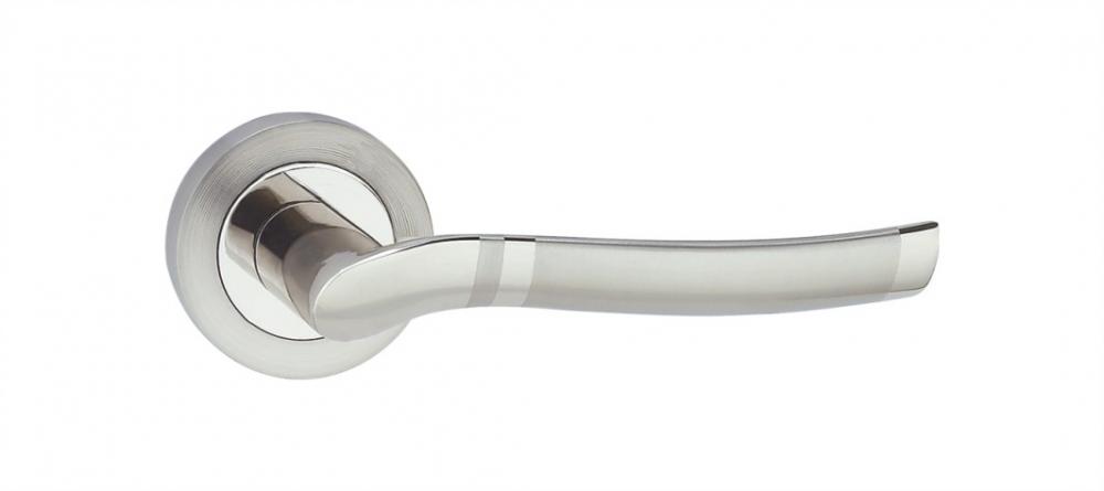 Простая алюминиевая дверная ручка алюминия на розетке с цинком