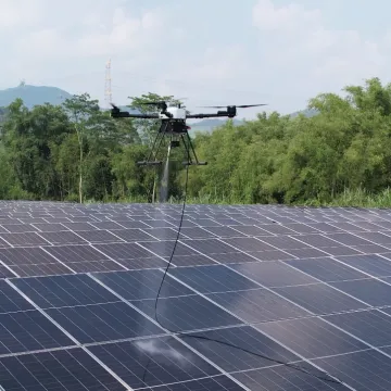 High-Efficiency UAV Drones for Solar Panel Cleaning: The JSI D15 Light Payload Drone Solution