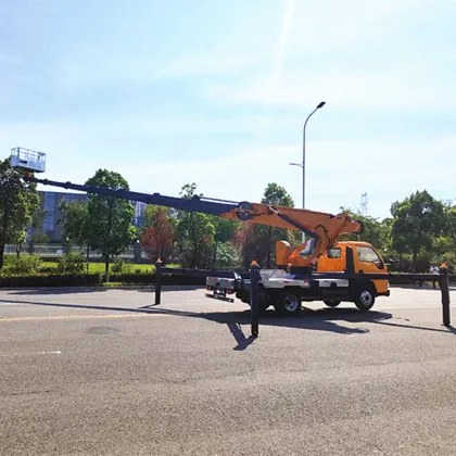 CLW 33 m telescopic boom bucket truck