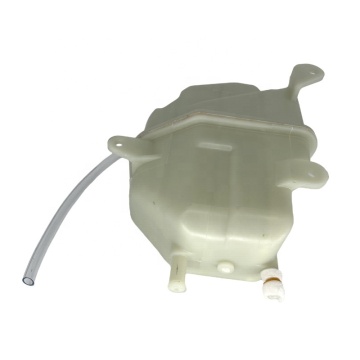 Auto Parts: Coolant Recovery Expansion Tank for Mitsubishi Delica L400 (MB924891)