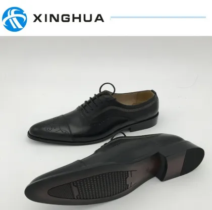Men′s Shoes Used by Embossing Leather