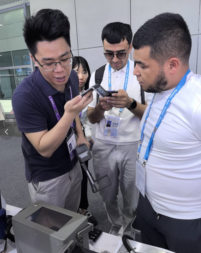 The 139th Canton Fair! Chuke Intelligent's Booth is a Huge Hit, Multiple Laser Equipment Products Attract Customers