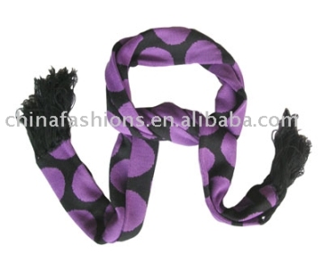 ladies' knitted scarf