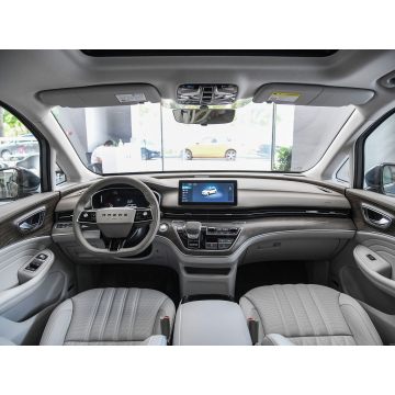 Roewe iMAX8: 550km Range Luxury MPV