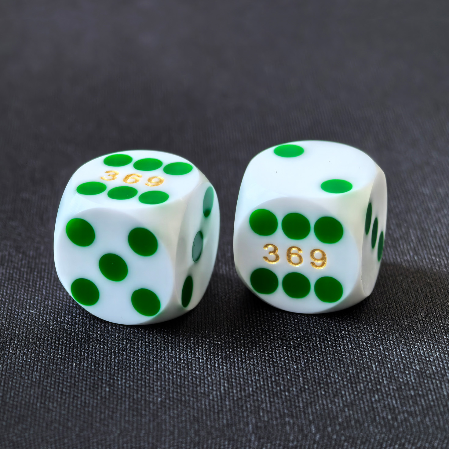 BCD P04005D02: White Dice with green dots