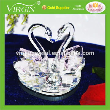 Wholesale Popular Clear Crystal Swans With heart Shape Base For Wedding favors swan