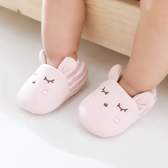 Wholesale Cartoon Baby Shoes with Non-slip Rubber Sole for Winter