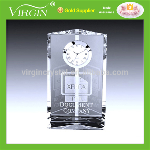 Customized logo engraved crysral pyramid shape clock for business gift