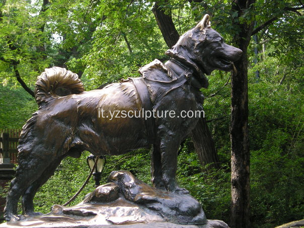 Scultura di bronzo del cane in vendita