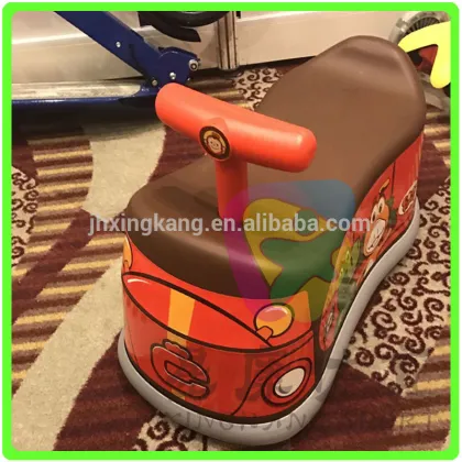 Hot selling kids ride on toy car four universal wheels swing car