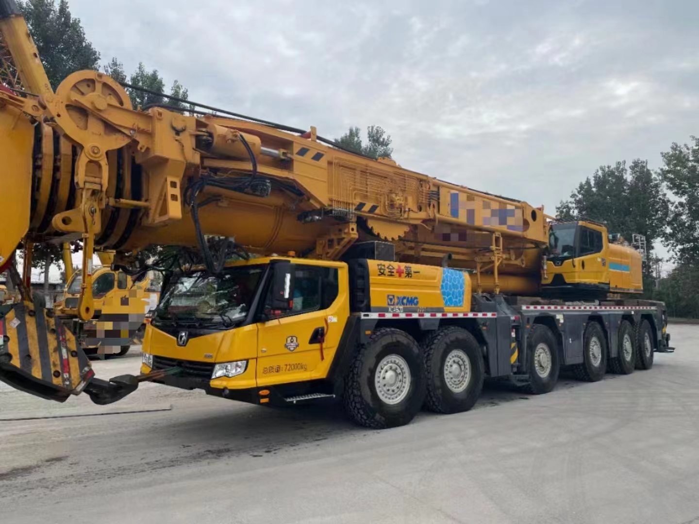 XCMG XCA300-1 All-Terrain Crane