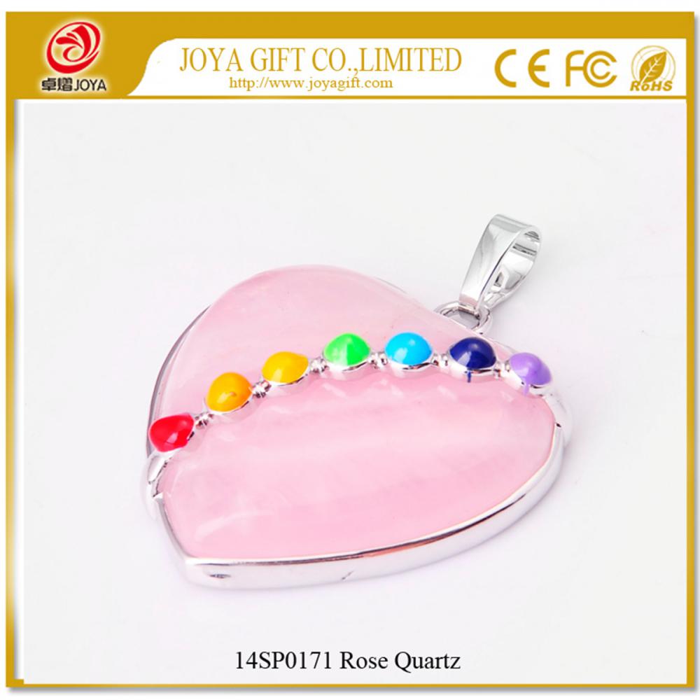 Pendentif en forme de coeur de quartz Rose Rose avec sept chakras