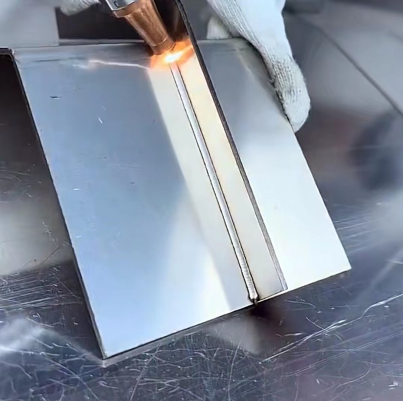 Price 2000W Portable CO2 Laser Welder for Metal - High Efficiency Stainless Steel Welding Machine