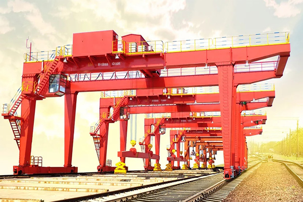 Synchronous-operation-gantry-crane