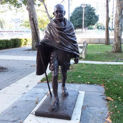 Custom garden decoration bronze mahatma gandhi statue