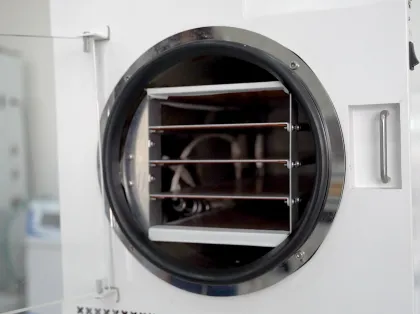 Competitive Price Vacuum Freeze Dryer Lyophilizer Machine LG-03 LG-06 for Food Meat