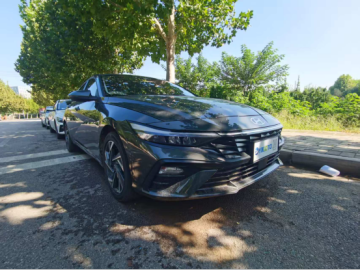 HYUNDAI ELANTRA