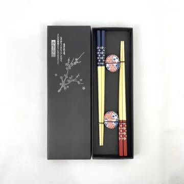 2023 Classic Luxury Sakura Wooden Reusable Chopsticks Gift Set with Customizable Box and Rests