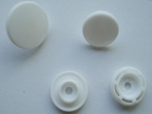 Four parts plastic snap button for children's wear