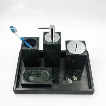 green marble  bathroom décor