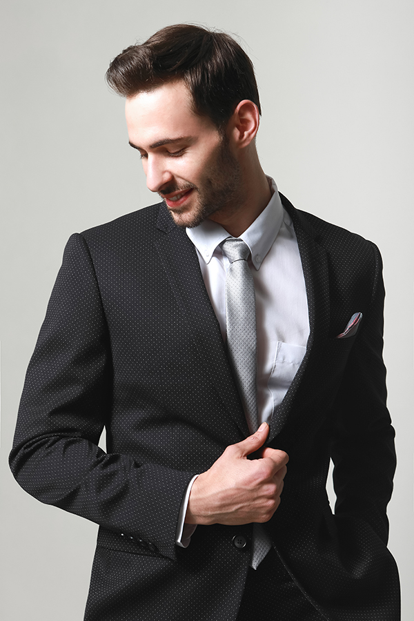 MEN'S FASHION SUITS SUITABLE FOR WORK AND PARTY