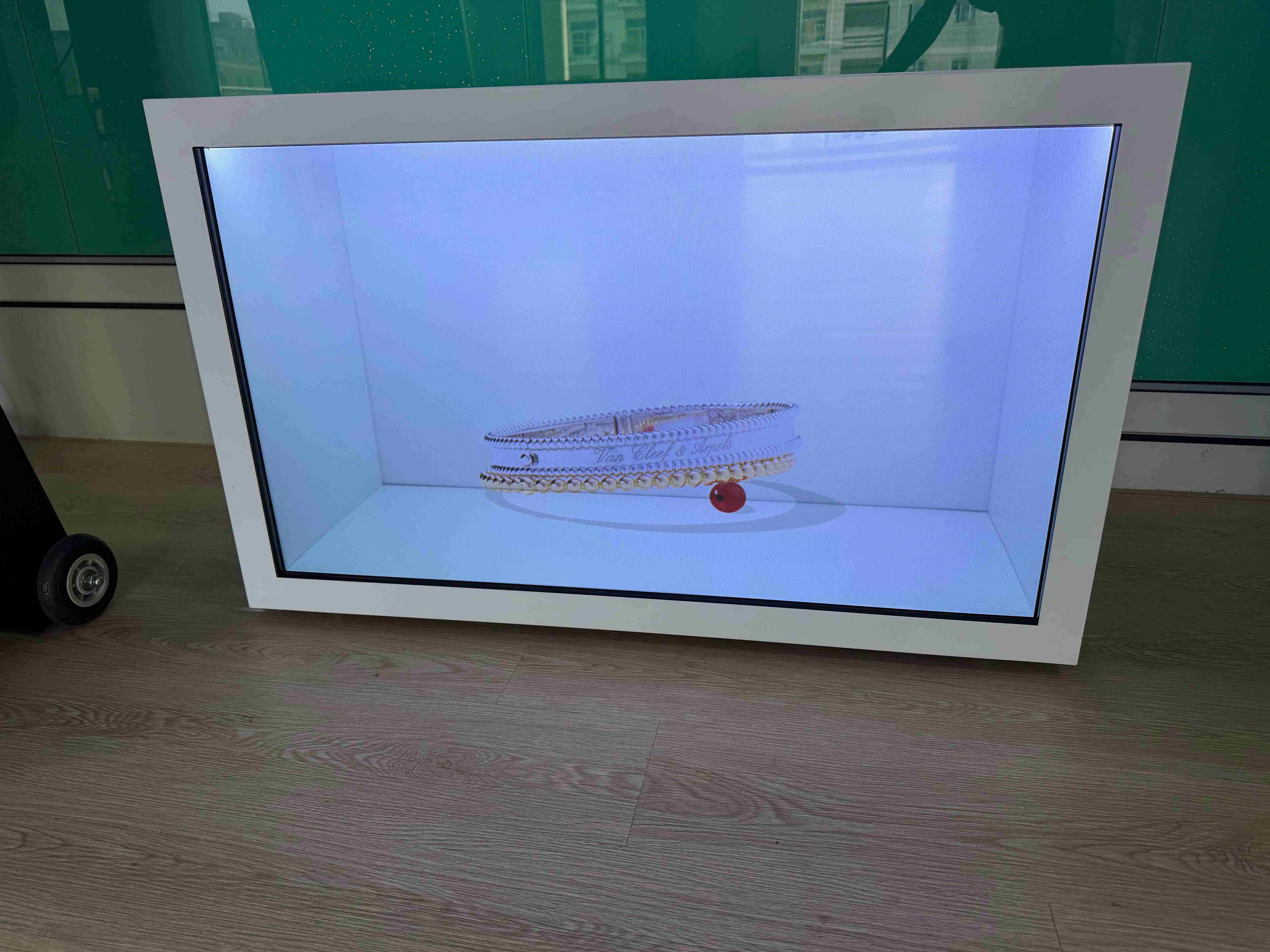 Transparent showcase display for jewelry and cosmetics