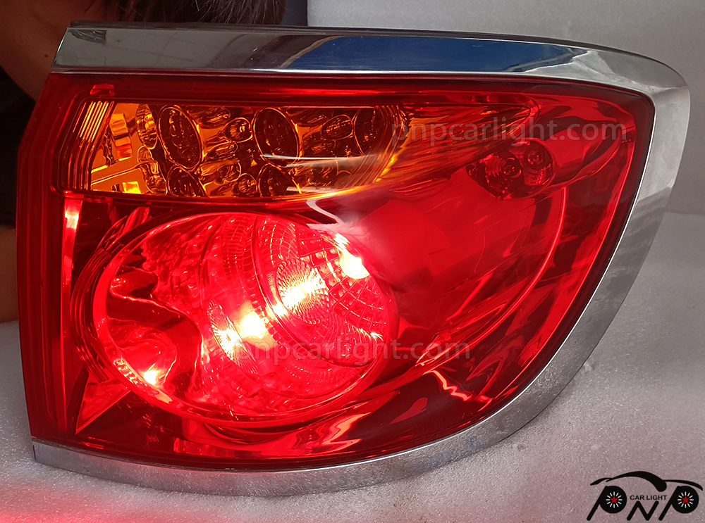 2008 Buick Enclave Tail Light