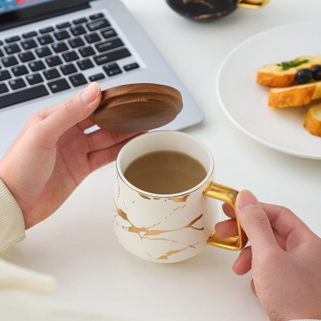 Customized Stackable Coffee Mugs with Wooden Bamboo Lid and Marble Texture Ceramic