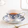 2023 Tazas de té y platillos florales Conjunto de taza de copa de cerámica Taza de café y platillo Regalo de Navidad de lujo para mujeres
