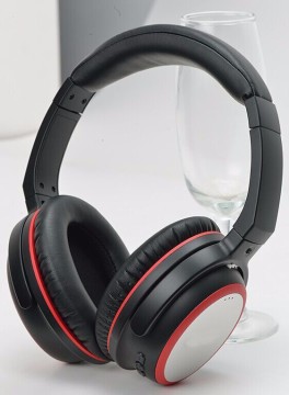2017 Newest CSR8670 Chipset With APTX-LL Technology Active Noise Cancellation Wireless Bluetooth Over Ear Headphone RBT80