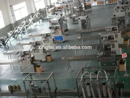 Automatic moon-cake packing machine