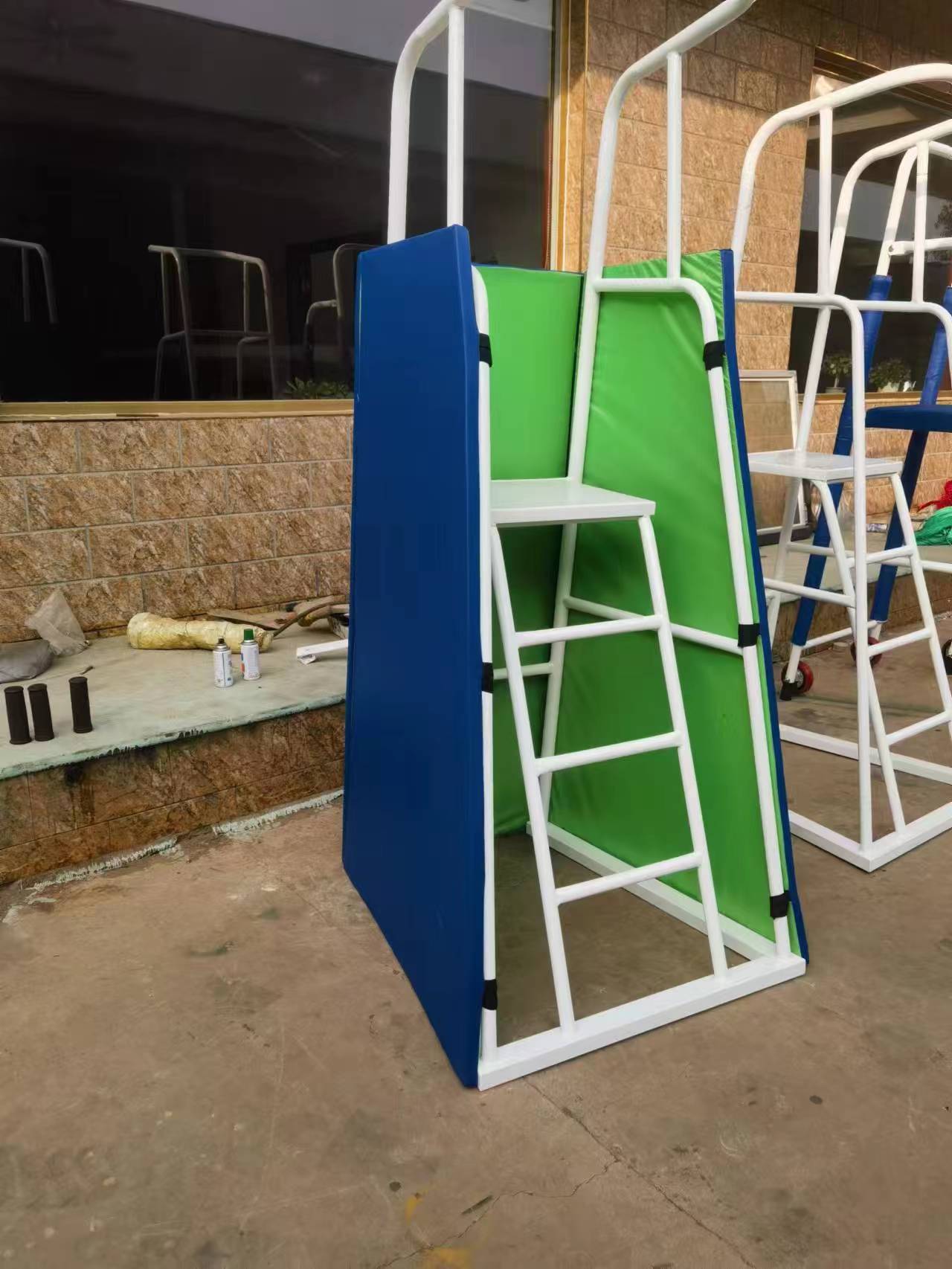 simple movable volleyball umpire's chair